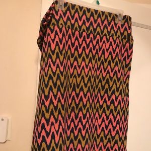LuLaRoe Cassie Skirt -Chevron like pattern  2XL